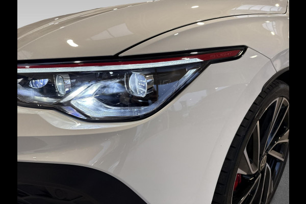 Volkswagen Golf 2.0 TSI GTI Clubsport Pano | IQ Light | Camera | 300 PK