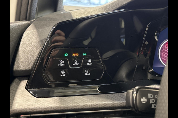 Volkswagen Golf 2.0 TSI GTI Clubsport Pano | IQ Light | Camera | 300 PK