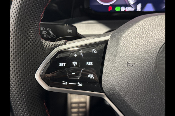 Volkswagen Golf 2.0 TSI GTI Clubsport Pano | IQ Light | Camera | 300 PK