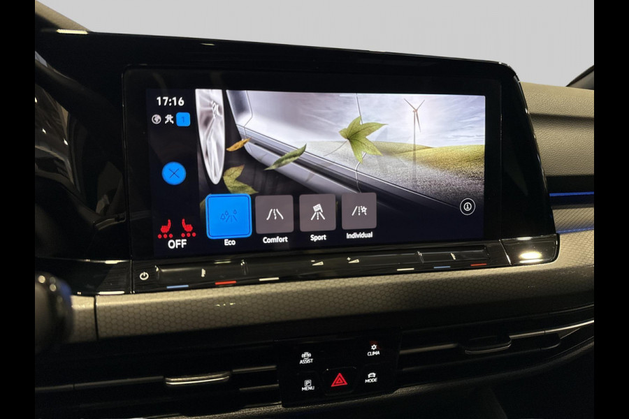 Volkswagen Golf 2.0 TSI GTI Clubsport Pano | IQ Light | Camera | 300 PK