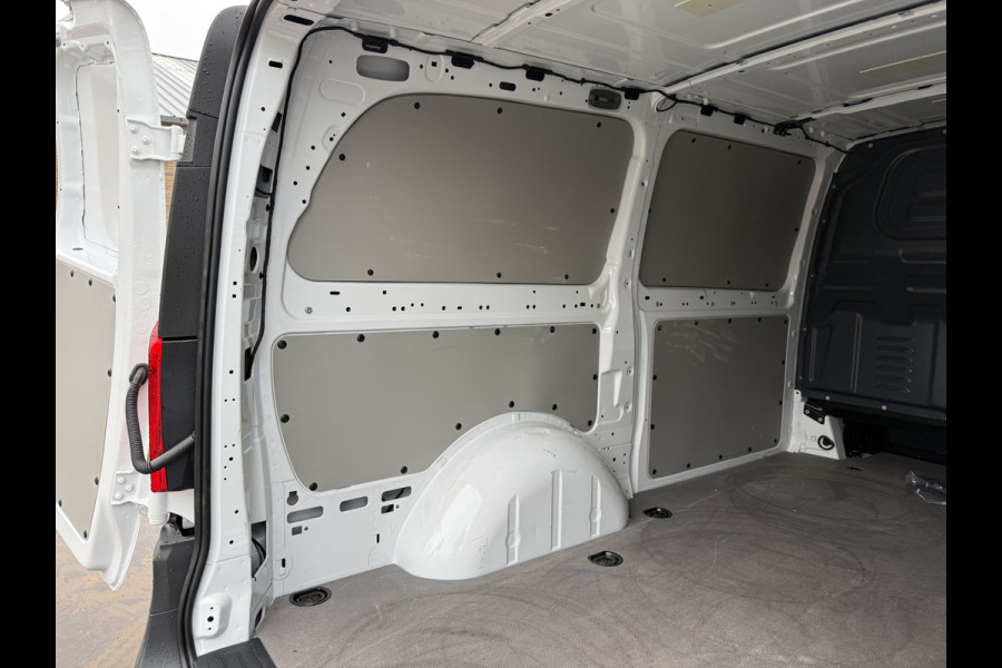 Mercedes-Benz eVito 112 Pro 66kWh Facelift 286km WLTP Snelladen L2H1 Climate Control Adaptieve Cruise Mercedes ME Carplay Camera