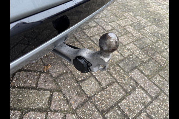 Ford Kuga 2.5 PHEV ST-Line X 243pk | Orig. NL auto | Panoramadak | Head up Display | Adpative LED | Winter Pack | Wegklapbare trekhaak | 19 inch lichtmetalen velgen