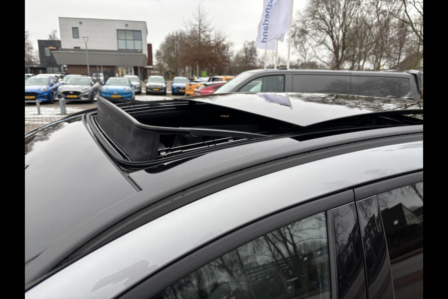 Ford Kuga 2.5 PHEV ST-Line X 243pk | Orig. NL auto | Panoramadak | Head up Display | Adpative LED | Winter Pack | Wegklapbare trekhaak | 19 inch lichtmetalen velgen
