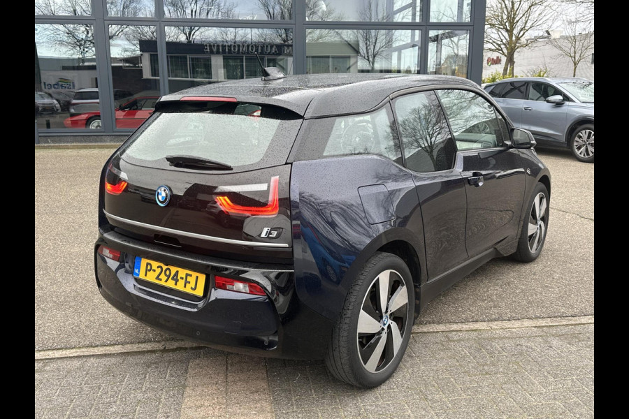 BMW i3 Basis 120Ah 42 kWh SOH 100% | 3-FASE LADER | WARMTEPOMP | ORIGINEEL NL AUTO MET NAP | DEALER ONDERHOUDEN | STOELVERWARMING | CAMERA | 12 MND BOVAG GARANTIE