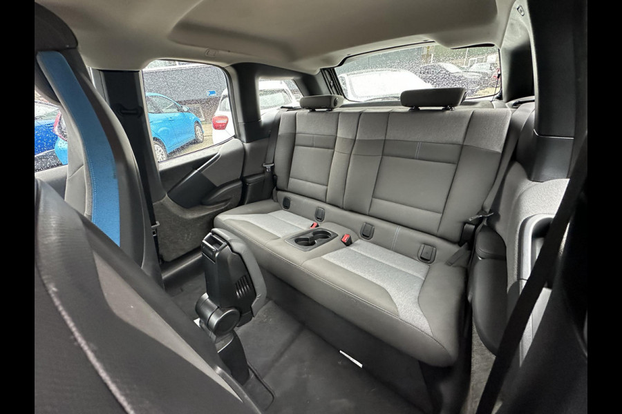 BMW i3 Basis 120Ah 42 kWh SOH 100% | 3-FASE LADER | WARMTEPOMP | ORIGINEEL NL AUTO MET NAP | DEALER ONDERHOUDEN | STOELVERWARMING | CAMERA | 12 MND BOVAG GARANTIE