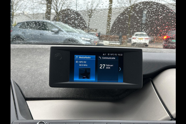 BMW i3 Basis 120Ah 42 kWh SOH 100% | 3-FASE LADER | WARMTEPOMP | ORIGINEEL NL AUTO MET NAP | DEALER ONDERHOUDEN | STOELVERWARMING | CAMERA | 12 MND BOVAG GARANTIE