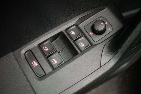 Seat Ibiza 1.0 TSI Limited Edition ORG NL [ Panoramadak Virtual Cockpit Full LED Camera Carplay Climate Control ]