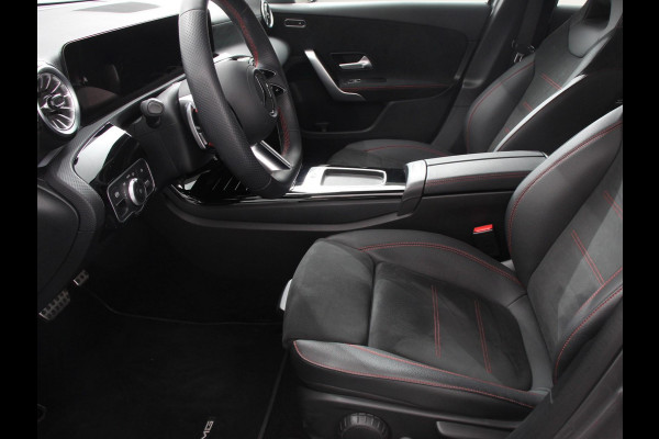 Mercedes-Benz A-Klasse 200 177pk Automaat MHEV AMG Line | Achteruitrij Camera | Verwarmde voorstoelen | Navigatie | LED | Climate control | Adaptive Cruise control | Parkeersensoren | Apple Carplay & Android Auto