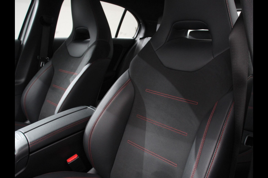 Mercedes-Benz A-Klasse 200 177pk Automaat MHEV AMG Line | Achteruitrij Camera | Verwarmde voorstoelen | Navigatie | LED | Climate control | Adaptive Cruise control | Parkeersensoren | Apple Carplay & Android Auto