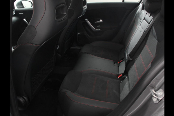 Mercedes-Benz A-Klasse 200 177pk Automaat MHEV AMG Line | Achteruitrij Camera | Verwarmde voorstoelen | Navigatie | LED | Climate control | Adaptive Cruise control | Parkeersensoren | Apple Carplay & Android Auto