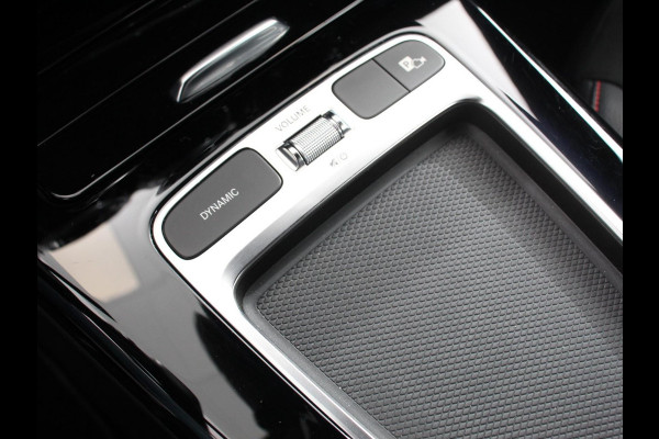 Mercedes-Benz A-Klasse 200 177pk Automaat MHEV AMG Line | Achteruitrij Camera | Verwarmde voorstoelen | Navigatie | LED | Climate control | Adaptive Cruise control | Parkeersensoren | Apple Carplay & Android Auto