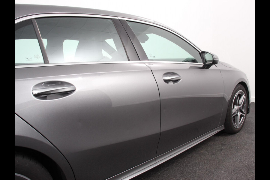 Mercedes-Benz A-Klasse 200 177pk Automaat MHEV AMG Line | Achteruitrij Camera | Verwarmde voorstoelen | Navigatie | LED | Climate control | Adaptive Cruise control | Parkeersensoren | Apple Carplay & Android Auto