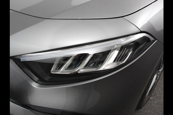 Mercedes-Benz A-Klasse 200 177pk Automaat MHEV AMG Line | Achteruitrij Camera | Verwarmde voorstoelen | Navigatie | LED | Climate control | Adaptive Cruise control | Parkeersensoren | Apple Carplay & Android Auto