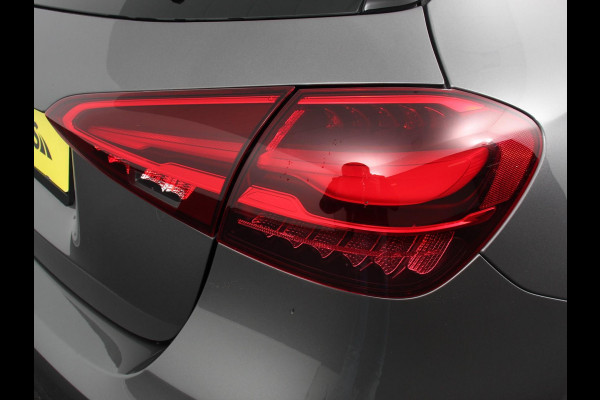Mercedes-Benz A-Klasse 200 177pk Automaat MHEV AMG Line | Achteruitrij Camera | Verwarmde voorstoelen | Navigatie | LED | Climate control | Adaptive Cruise control | Parkeersensoren | Apple Carplay & Android Auto
