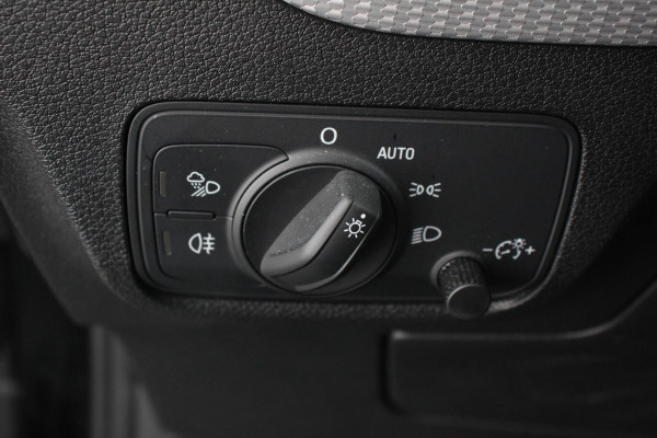 Audi Q2 35 TFSI 150pk S-tronic Prestige | Navigatie | Apple Carplay/Android Auto | Camera | Parkeersensoren | Adaptive Cruise Control | Elektrische achterklep |  Matrix LED-koplampen | Stoelverwarming | Getinte ramen