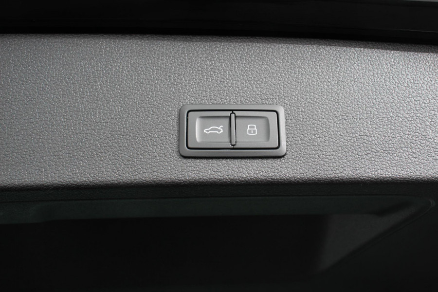 Audi Q2 35 TFSI 150pk S-tronic Prestige | Navigatie | Apple Carplay/Android Auto | Camera | Parkeersensoren | Adaptive Cruise Control | Elektrische achterklep |  Matrix LED-koplampen | Stoelverwarming | Getinte ramen