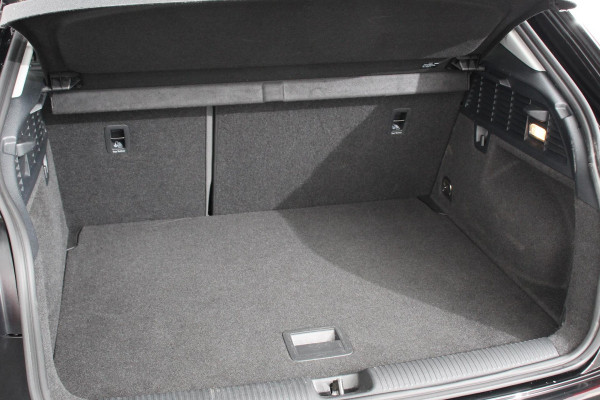 Audi Q2 35 TFSI 150pk S-tronic Prestige | Navigatie | Apple Carplay/Android Auto | Camera | Parkeersensoren | Adaptive Cruise Control | Elektrische achterklep |  Matrix LED-koplampen | Stoelverwarming | Getinte ramen