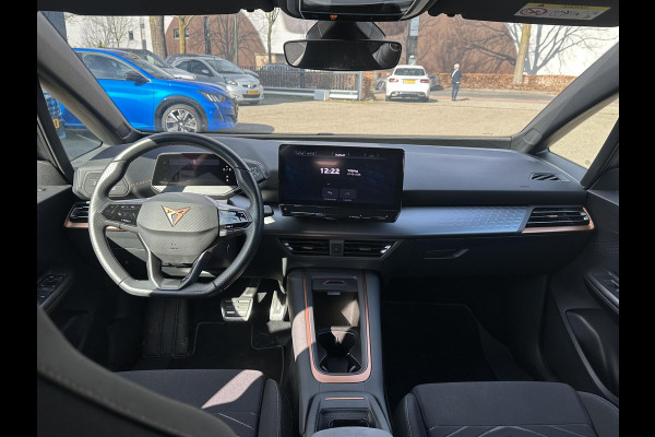 CUPRA Born Essential 62 kWh | SOH 91% | STOELVERWARMING | APPLECARPLAY / ANDROID AUTO | ADAP. CRUISE | ACHTERUITRIJCAMERA | KEYLESS | 3 FASE | 12 MND BOVAG GARANTIE |