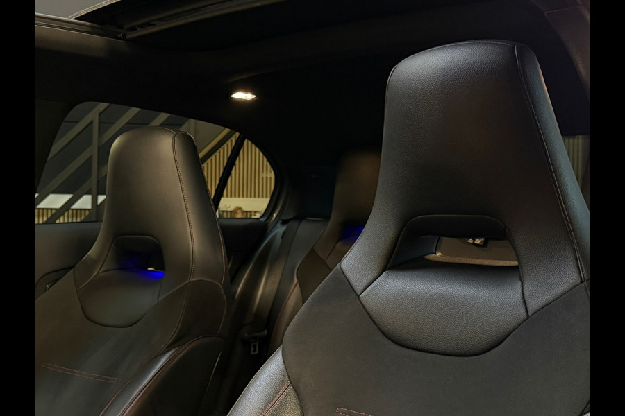 Mercedes-Benz A-Klasse 250 Premium Plus AMG |PANO|CAMERA|SFEERVERLICHTING|DEALER ONDERHOUDEN|CARPLAY|224PK|