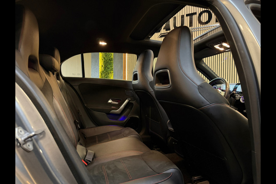 Mercedes-Benz A-Klasse 250 Premium Plus AMG |PANO|CAMERA|SFEERVERLICHTING|DEALER ONDERHOUDEN|CARPLAY|224PK|