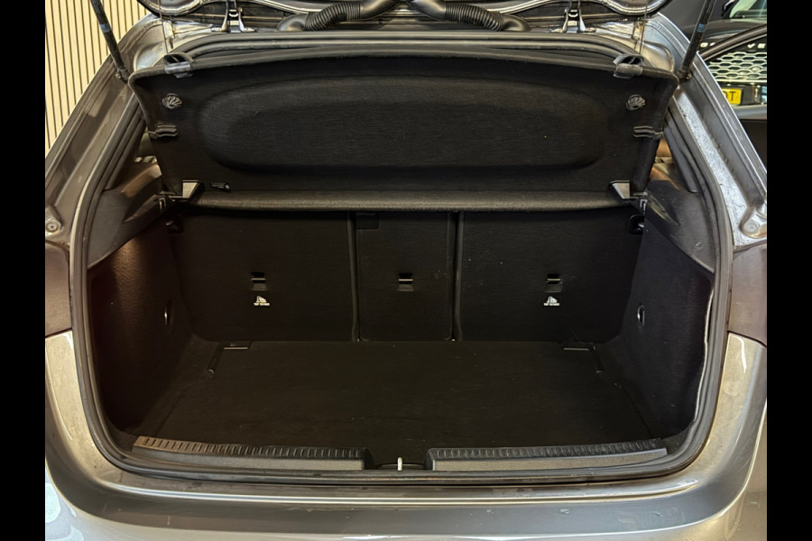 Mercedes-Benz A-Klasse 250 Premium Plus AMG |PANO|CAMERA|SFEERVERLICHTING|DEALER ONDERHOUDEN|CARPLAY|224PK|