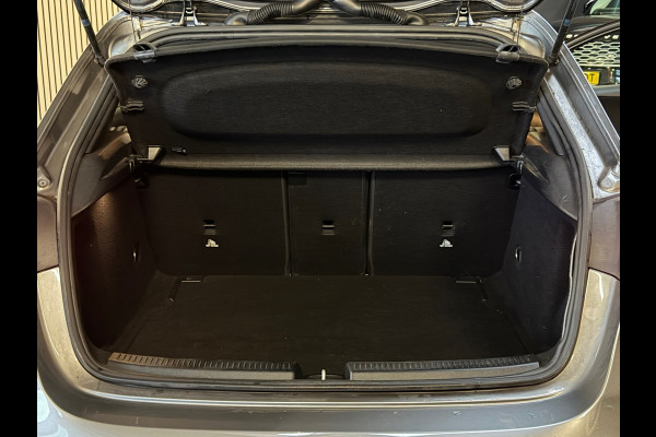 Mercedes-Benz A-Klasse 250 Premium Plus AMG |PANO|CAMERA|SFEERVERLICHTING|DEALER ONDERHOUDEN|CARPLAY|224PK|