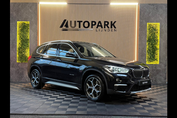BMW X1 SDrive20i High Executive M-Sport NAP/LED/HuD/SFEERVERLICHTING/CAM/AUTOMAAT