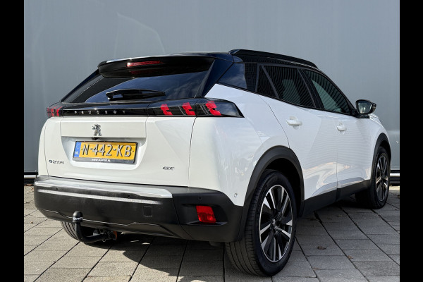 Peugeot e-2008 BWJ 10-2021 | EV GT 136PK Pack 50 kWh | PANO DAK | TREKHAAK | CLIMA | NAVI | CAMERA A | 18'' LMV | PDC 2X | CARPLAY |