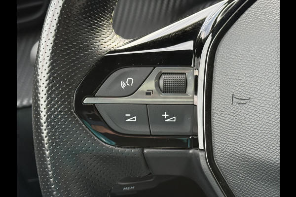 Peugeot e-2008 BWJ 10-2021 | EV GT 136PK Pack 50 kWh | PANO DAK | TREKHAAK | CLIMA | NAVI | CAMERA A | 18'' LMV | PDC 2X | CARPLAY |