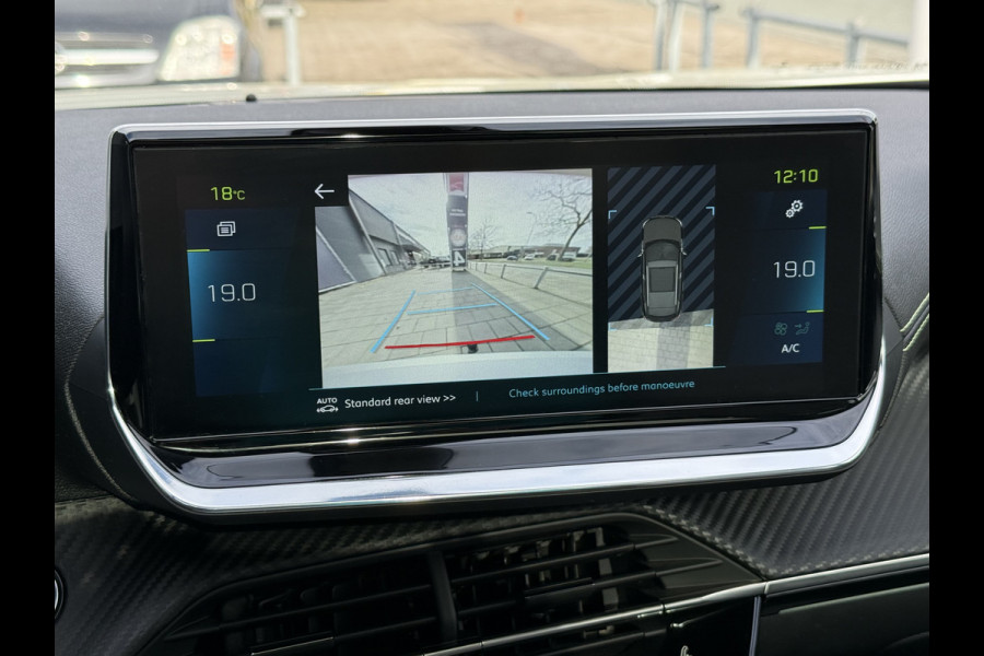 Peugeot e-2008 BWJ 10-2021 | EV GT 136PK Pack 50 kWh | PANO DAK | TREKHAAK | CLIMA | NAVI | CAMERA A | 18'' LMV | PDC 2X | CARPLAY |