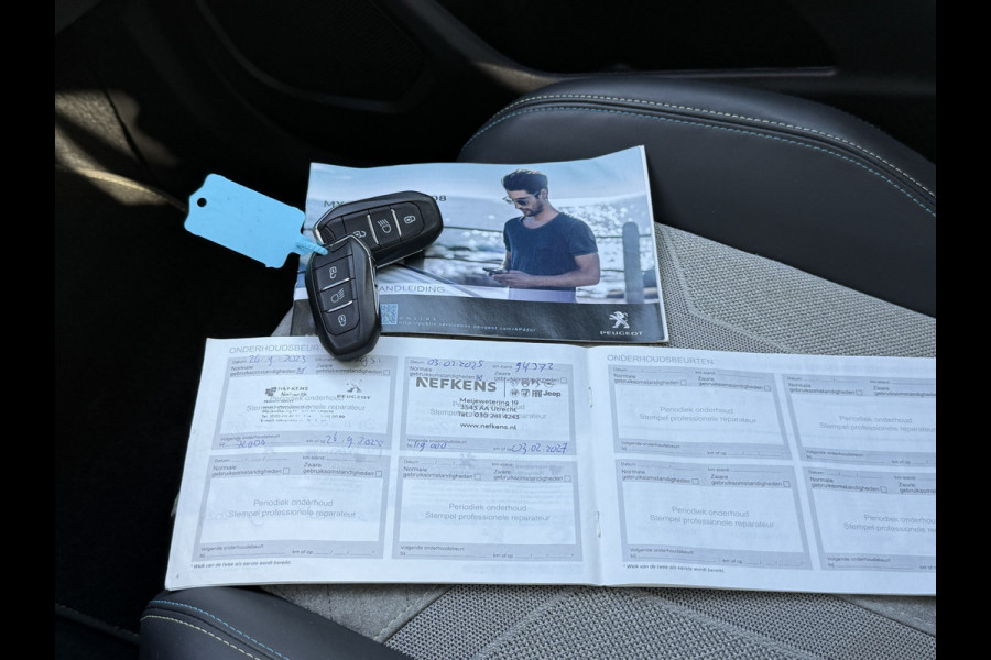Peugeot e-2008 BWJ 10-2021 | EV GT 136PK Pack 50 kWh | PANO DAK | TREKHAAK | CLIMA | NAVI | CAMERA A | 18'' LMV | PDC 2X | CARPLAY |