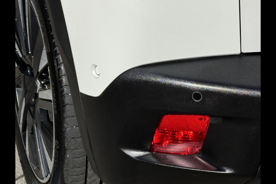 Peugeot e-2008 BWJ 10-2021 | EV GT 136PK Pack 50 kWh | PANO DAK | TREKHAAK | CLIMA | NAVI | CAMERA A | 18'' LMV | PDC 2X | CARPLAY |