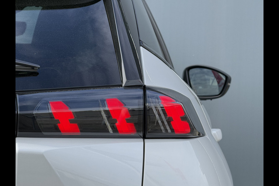 Peugeot e-2008 BWJ 10-2021 | EV GT 136PK Pack 50 kWh | PANO DAK | TREKHAAK | CLIMA | NAVI | CAMERA A | 18'' LMV | PDC 2X | CARPLAY |