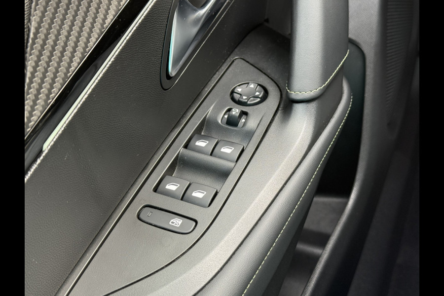 Peugeot e-2008 BWJ 10-2021 | EV GT 136PK Pack 50 kWh | PANO DAK | TREKHAAK | CLIMA | NAVI | CAMERA A | 18'' LMV | PDC 2X | CARPLAY |