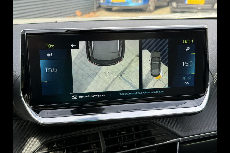 Peugeot e-2008 BWJ 10-2021 | EV GT 136PK Pack 50 kWh | PANO DAK | TREKHAAK | CLIMA | NAVI | CAMERA A | 18'' LMV | PDC 2X | CARPLAY |