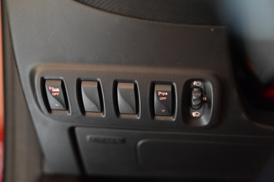 Smart Fortwo cabrio - Stuurverwarming - Leer - Cruise control - Stoelverwarming - LED - Achteruitrijcamera EQ Comfort PLUS 18 kWh