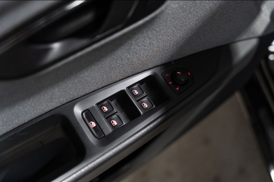 Seat Leon ST 1.0 EcoTSI Style DSG PDC NAVI CarPlay