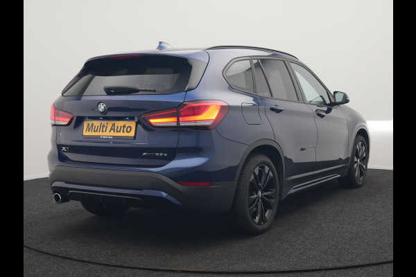 BMW X1 xDrive25e Sportline Plug In Hybrid 221pk Dealer O.H. PHEV | Trekhaak Afn. | Adaptive Cruise | Camera | Sportstoelen Verwarmd | Sfeerverlichting | Keyless | LED Koplampen | Navigatie | DAB |