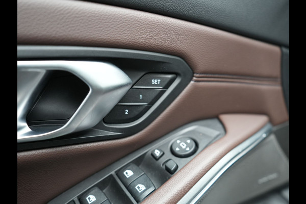 BMW 3 Serie Touring 330e Luxury Line Plug In Hybrid Facelift 293pk Dealer O.H. PHEV | Trekhaak Af Fabriek | Panodak | Head Up | Camera | Harman / Kardon | Lederen Sportstoelen Memory & Verwarmd | Adaptive LED | Widescreen Navi | Stuur Verwarmd | Keyless | Blis | 18"L.M  |