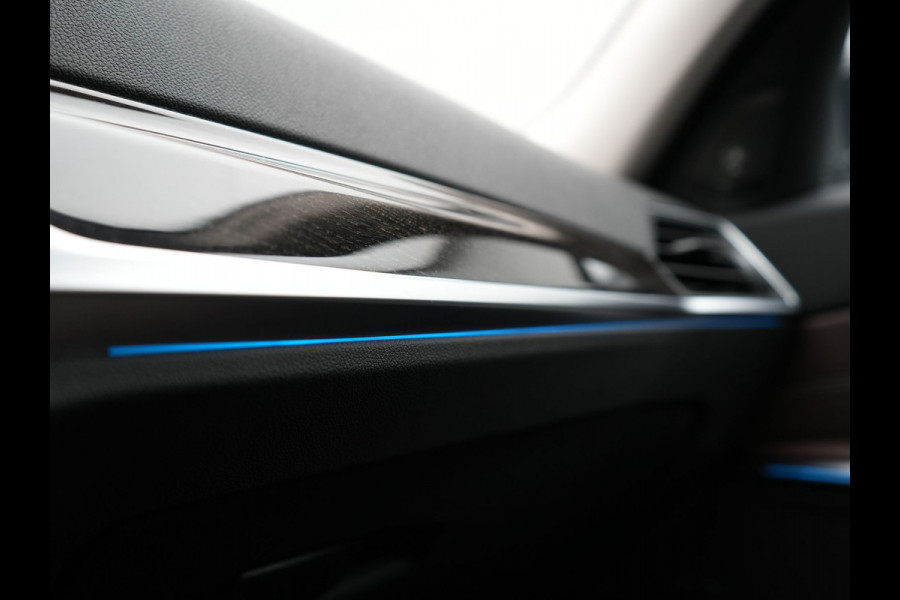 BMW 3 Serie Touring 330e Luxury Line Plug In Hybrid Facelift 293pk Dealer O.H. PHEV | Trekhaak Af Fabriek | Panodak | Head Up | Camera | Harman / Kardon | Lederen Sportstoelen Memory & Verwarmd | Adaptive LED | Widescreen Navi | Stuur Verwarmd | Keyless | Blis | 18"L.M  |