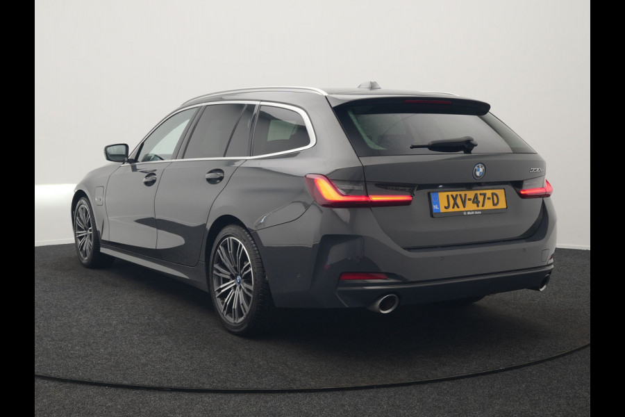 BMW 3 Serie Touring 330e Luxury Line Plug In Hybrid Facelift 293pk Dealer O.H. PHEV | Trekhaak Af Fabriek | Panodak | Head Up | Camera | Harman / Kardon | Lederen Sportstoelen Memory & Verwarmd | Adaptive LED | Widescreen Navi | Stuur Verwarmd | Keyless | Blis | 18"L.M  |