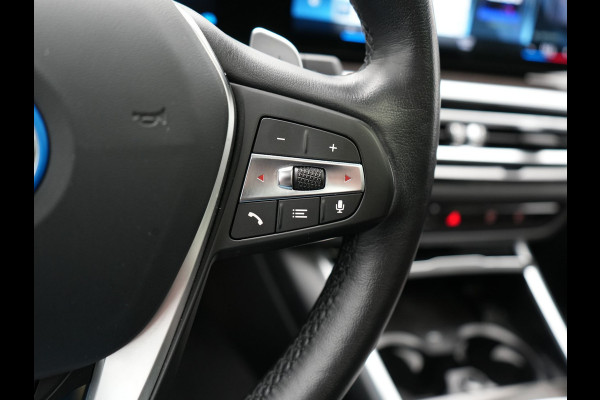 BMW 3 Serie Touring 330e Luxury Line Plug In Hybrid Facelift 293pk Dealer O.H. PHEV | Trekhaak Af Fabriek | Panodak | Head Up | Camera | Harman / Kardon | Lederen Sportstoelen Memory & Verwarmd | Adaptive LED | Widescreen Navi | Stuur Verwarmd | Keyless | Blis | 18"L.M  |