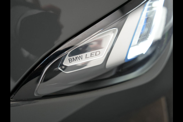 BMW 3 Serie Touring 330e Luxury Line Plug In Hybrid Facelift 293pk Dealer O.H. PHEV | Trekhaak Af Fabriek | Panodak | Head Up | Camera | Harman / Kardon | Lederen Sportstoelen Memory & Verwarmd | Adaptive LED | Widescreen Navi | Stuur Verwarmd | Keyless | Blis | 18"L.M  |