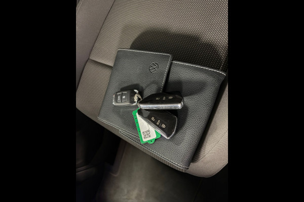 Volkswagen Multivan 1.4 eHybrid L1H1 Style / head-up / stuurverwarming / standkachel / camera HarmanKardon/ cruise stop&go