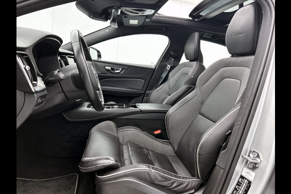 Volvo S60 2.0 T6 AWD R-Design 340PK / Harman Kardon / Lederen Int / Panorama schuifdak / Navi / Cruise-adaptief / Trekhaak / Carplay / Apk 04-2026