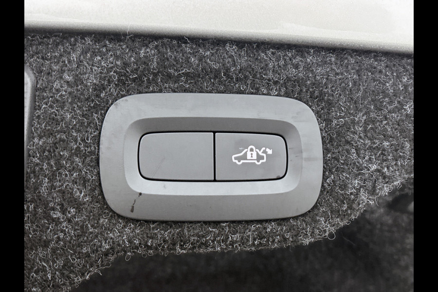 Volvo S60 2.0 T6 AWD R-Design 340PK / Harman Kardon / Lederen Int / Panorama schuifdak / Navi / Cruise-adaptief / Trekhaak / Carplay / Apk 04-2026