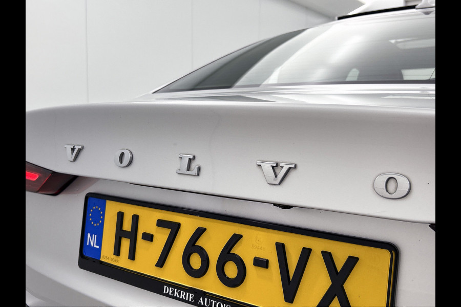 Volvo S60 2.0 T6 AWD R-Design 340PK / Harman Kardon / Lederen Int / Panorama schuifdak / Navi / Cruise-adaptief / Trekhaak / Carplay / Apk 04-2026