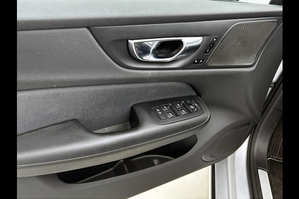 Volvo S60 2.0 T6 AWD R-Design 340PK / Harman Kardon / Lederen Int / Panorama schuifdak / Navi / Cruise-adaptief / Trekhaak / Carplay / Apk 04-2026