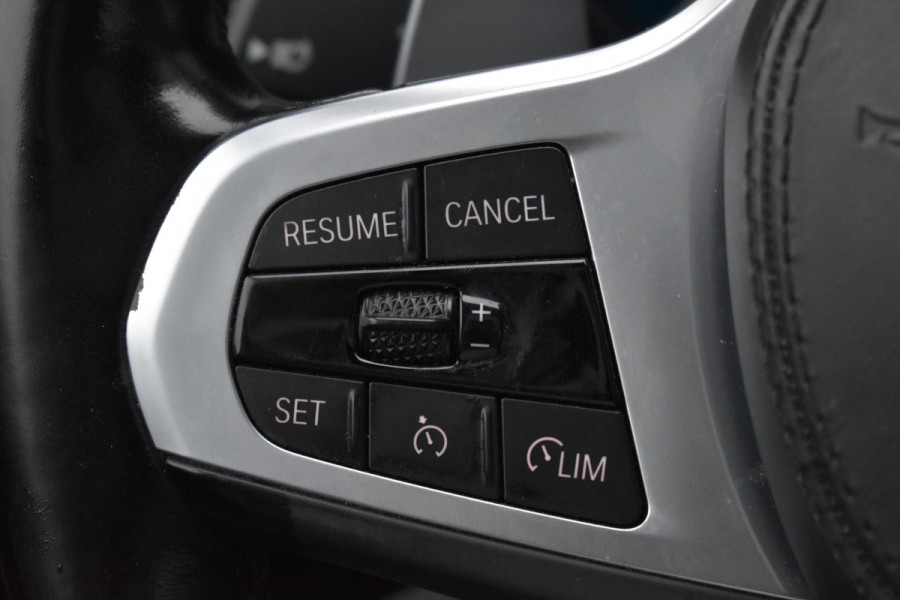 BMW 5 Serie 530e M-Sport Lane Pano Camera 20" HK