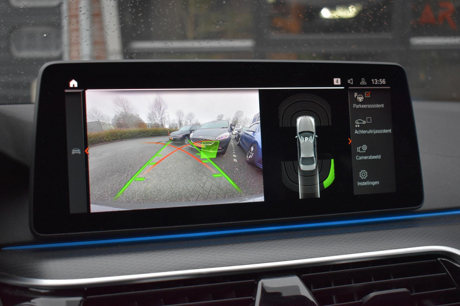 BMW 5 Serie 530e M-Sport Lane Pano Camera 20" HK